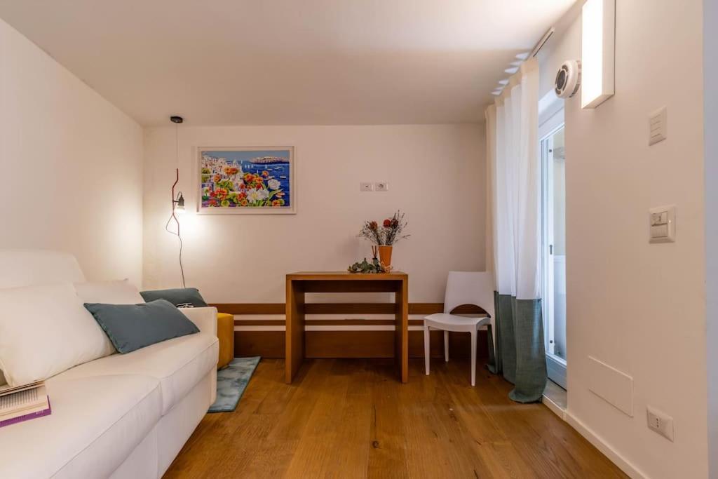 Cconforthotels Appartamento Domus Venezia Бари Экстерьер фото